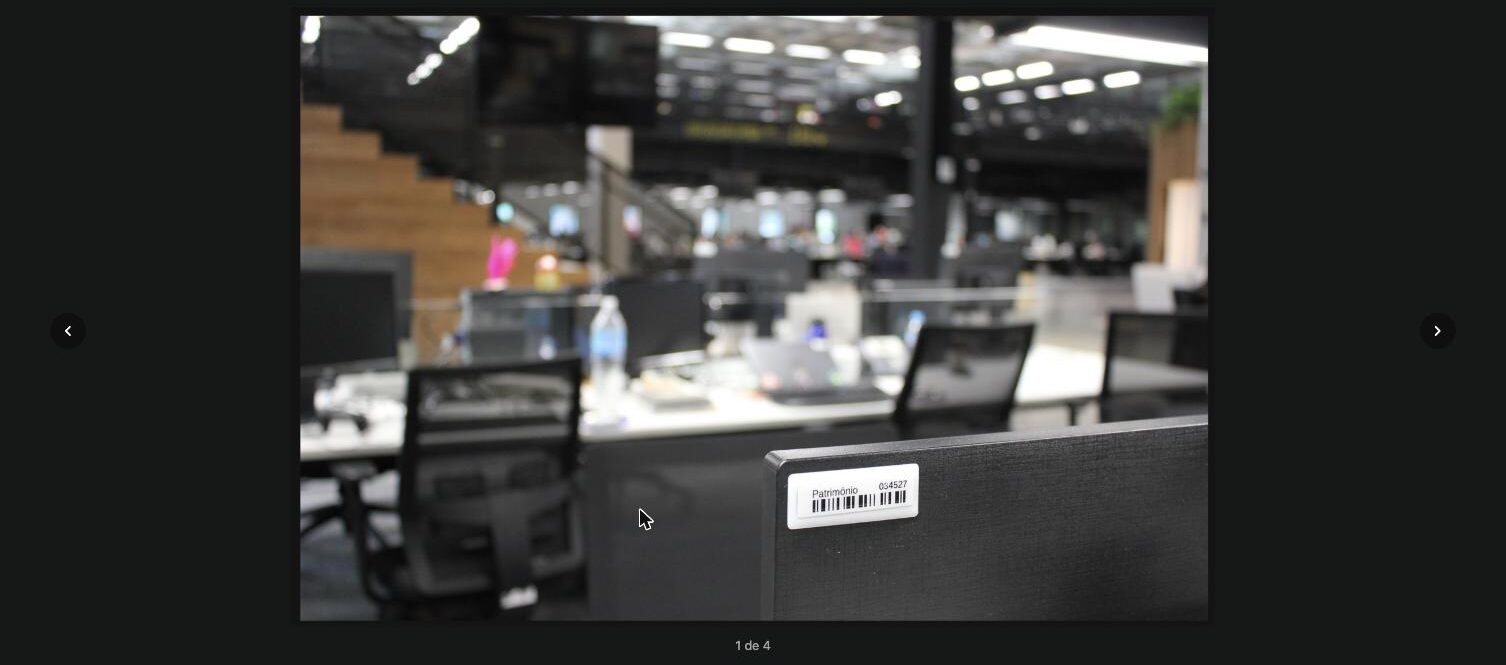 Etiqueta RFID de patrimônio em escritório